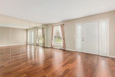 [008] 2379 Hardesty Dr N, Colum