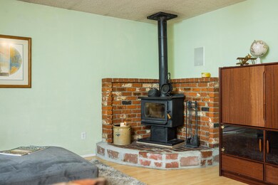 836 SE Douglas St 6 of 18