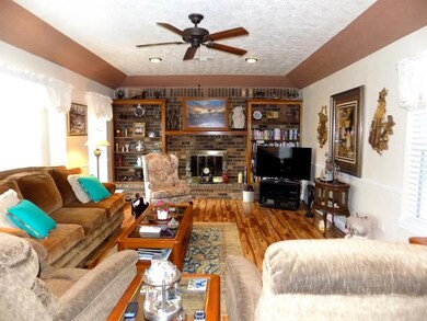 111 Texarkana Dr, Magnolia, TX 77354 - photo 3