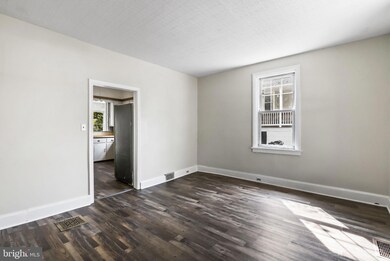 146 Hall St, Spring City, PA 19475 - photo 6