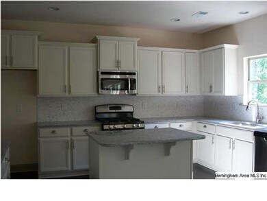 GOURMET KITCHEN WITH FULL BUTLERS PANTRY, GAS COOK
