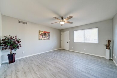 707 E Peppertree-7