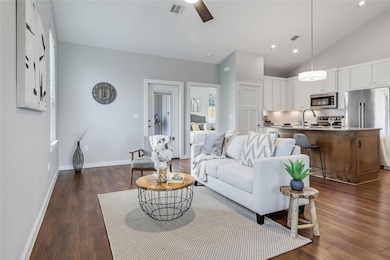 3 Brookmeadow Dr unit B, Wimberley, TX 78676 - photo 2