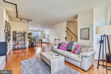 21476 Rusty Blackhaw Square, Sterling, VA 20164 - photo 5