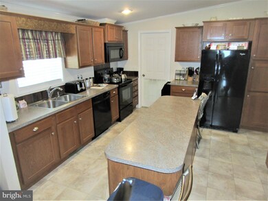 1504 Flanders Ln unit TRLR A, Harwood, MD 20776 - photo 2