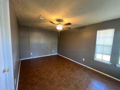 11016 Crenchrus Ct, Houston, TX 77086 - photo 5