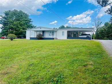 115 Stout Ln, Pilot Mountain, NC 27041 - photo 2