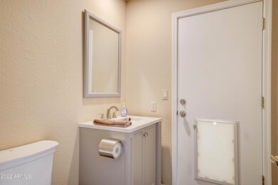 1735 E Berhend Dr-5