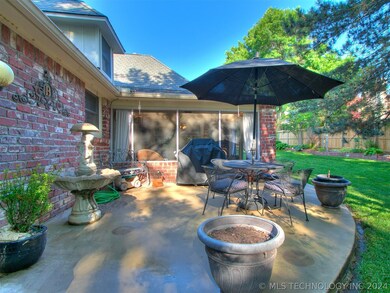 Beautiful newer concrete patio