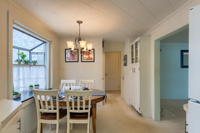 08 Dining Area
