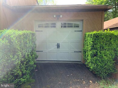 2046 Ziegler Rd, Pennsburg, PA 18073 - photo 4