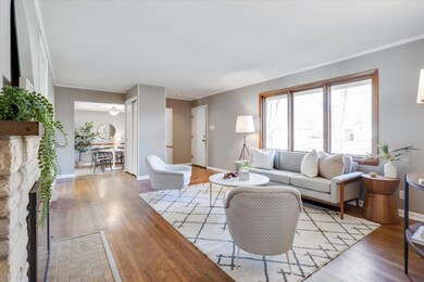 Entrance/ Living Room