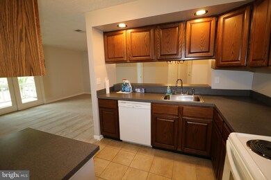 12204 Eagles Nest Ct unit H, Germantown, MD 20874 - photo 6