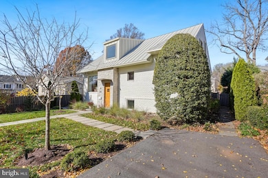 5619 Oakmont Ave, Bethesda, MD 20817 - photo 2