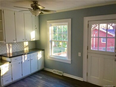 224 Park St, Statesville, NC 28677 - photo 6