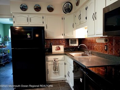 68 Sunset Rd unit 61, Whiting, NJ 08759 - photo 7