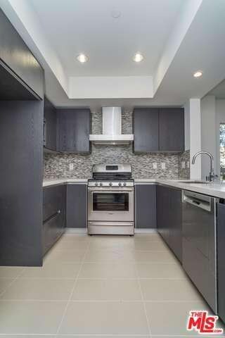 1735 N La Brea Ave unit 405, Los Angeles, CA 90046 - photo 5