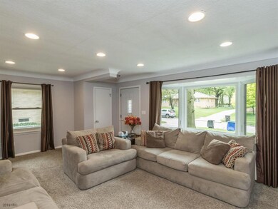 4123 39th Place, Des Moines, IA 50310 - photo 3