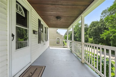 1721 Boundary St, Aliquippa, PA 15001 - photo 2