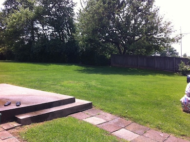 7702 Donegal Dr, Louisville, KY 40219 - photo 6