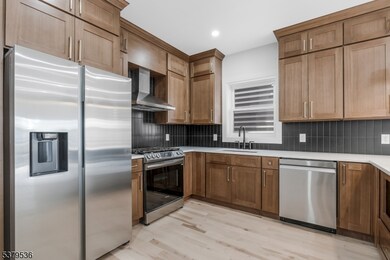 13 Voorhees St, Newark, NJ 07108 - photo 5