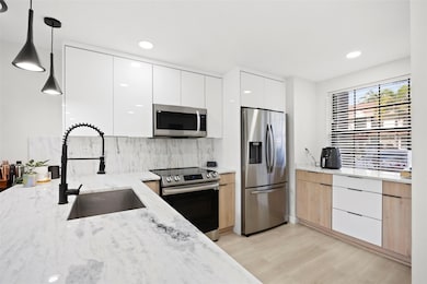 246 City View Dr, Fort Lauderdale, FL 33311 - photo 3