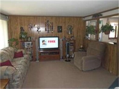 5 Nokomis St, Springfield, MA 01109 - photo 5