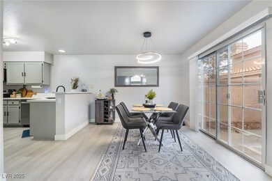 2837 Yukon Trail Dr, Henderson, NV 89074 - photo 3