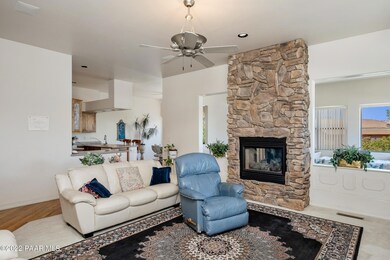 Living Room (2)