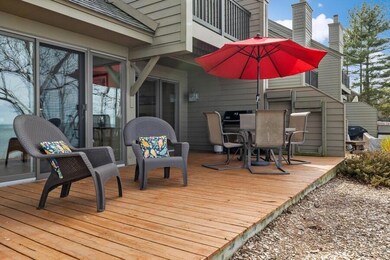 29_1501WWaterStreet_66002_Deck_LowRes