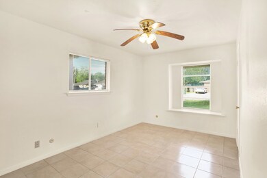 2123 N Austin Ave, Pearland, TX 77581 - photo 5