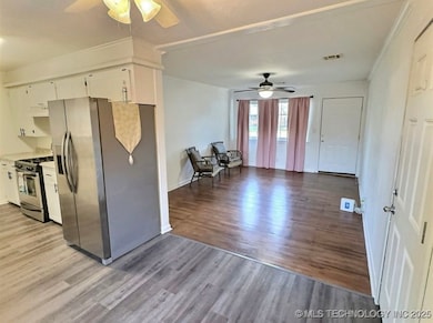 305 E Elm St, Skiatook, OK 74070 - photo 3