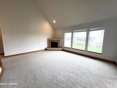 Griffin family room 4