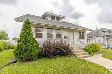 1710 Franklin St, Cedar Falls, IA 50613 - photo 2