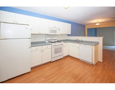 18 Robin Ln unit 18, Rockland, MA 02370 - photo 2