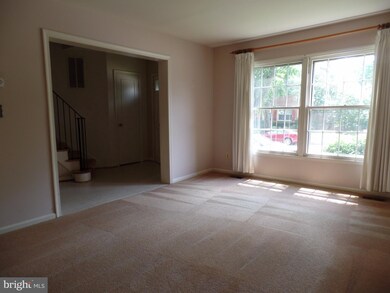 6014 Queenston St, Springfield, VA 22152 - photo 5