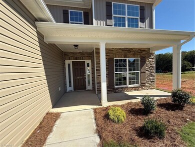 1573 Dappledown St unit 52, Kernersville, NC 27284 - photo 3