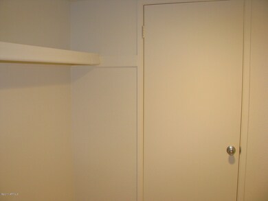 1143 Sandpiper Master Walk-in Closet
