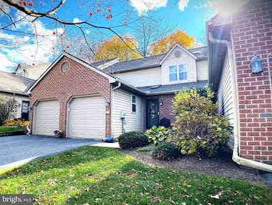 154 River Bend Park unit 27, Lancaster, PA 17602 - photo 2