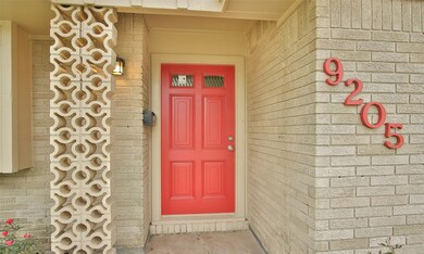 9205 Vicksburg Ave, Texas City, TX 77591 - photo 2