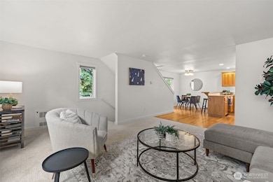 12311 Roosevelt Way NE unit B, Seattle, WA 98125 - photo 7