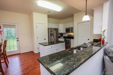 9715 Luscombe Ln, Henrico, VA 23228 - photo 7