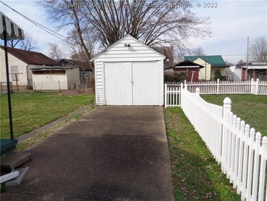 417 17th St, Dunbar, WV 25064 - photo 3