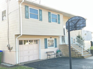 9 Winslow Rd, Edison, NJ 08837 - photo 2