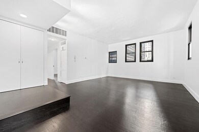 56 Pine Street unit PHA, New York, NY 10005 - photo 4