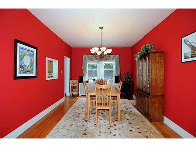 Dining Room. Large dining room can fit larger tabl