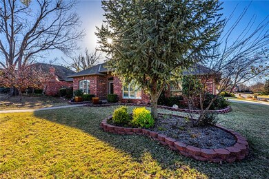 1813 Lancaster Dr, Edmond, OK 73012 - photo 3