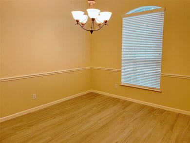 8202 Garrison Point Dr, Houston, TX 77040 - photo 5