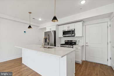 673 N Preston St unit 4, Philadelphia, PA 19104 - photo 4