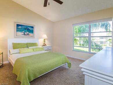 Spacious master Bedroom with walk-in Closet and en